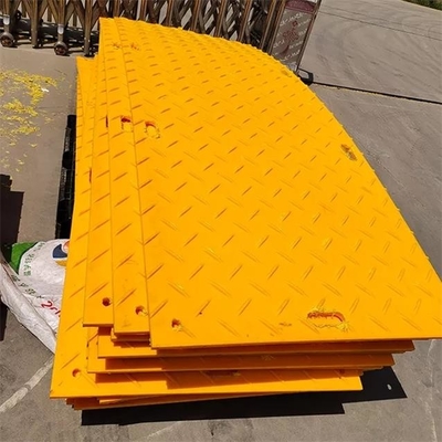 4X8 फीट पोर्टेबल वियर रेज़िस्टेंट प्लास्टिक शीट HDPE टेम्परेरी एक्सेस रोड मैट