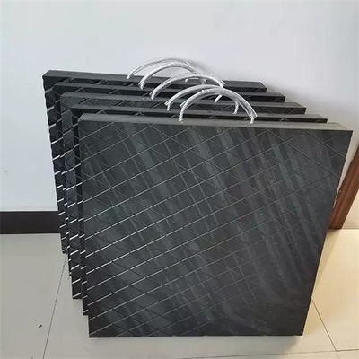ब्लैक रिजिड एंटी इम्पैक्ट प्लास्टिक एचडीपीई क्रिबिंग ब्लॉक्स क्रेन आउटरिगर पैड्स स्टैक