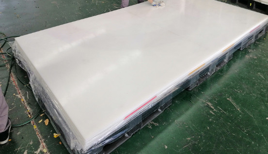 चीन चिकनी सतह आसान रखरखाव Uhmwpe सिंथेटिक बैकयार्ड आइस रिंग सिस्टम